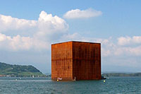 Schweiz - Expo.02 - Monolith in Murtensee